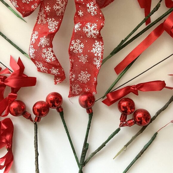 HOLIDAY BOWS & BLUBS DIY CRAFT WREATH FLORAL ARRANGEMENTS CHRISTMAS DECOR - Picture 5 of 5
